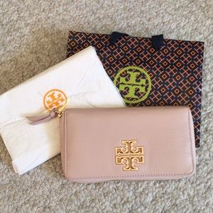 NWT Tory Burch Britten Continental Wallet